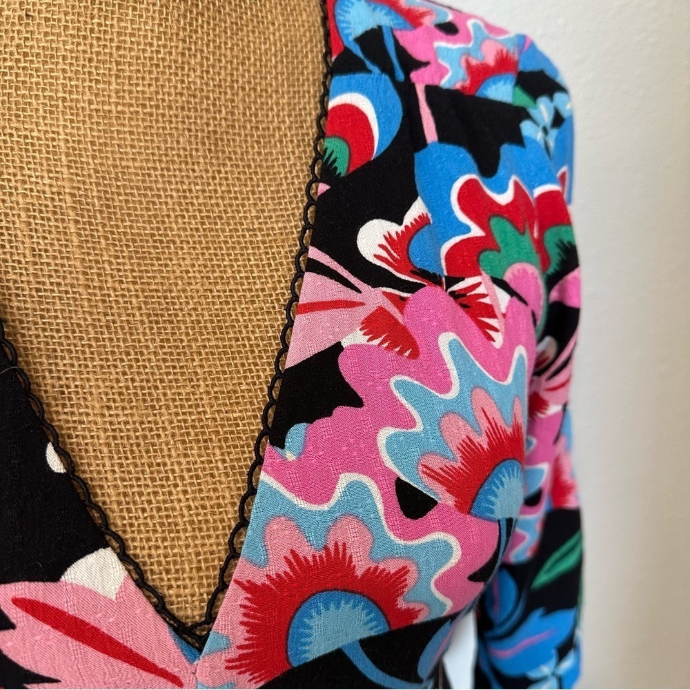 Maeve Vibrant Rouched Floral Backless Dress - Picture 5 of 15